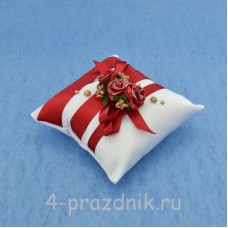 Подушка для колец в вишневом оформлении podushka029