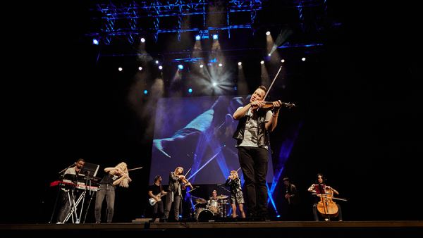 Воздушные фаны: AY YOLA в «Лужниках», Найк Борзов на VK Fest