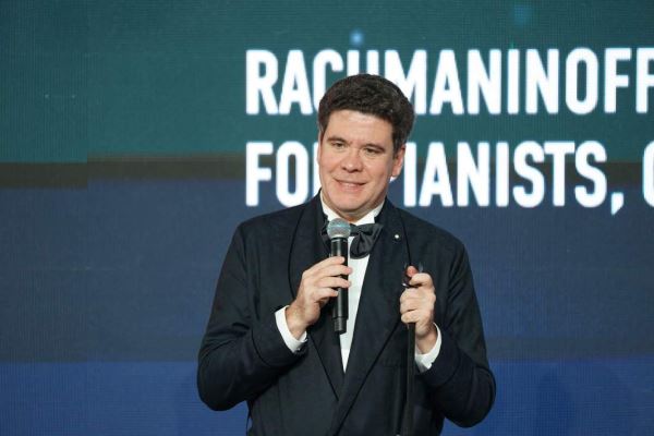 «Мне предложили сыграть концерт на Северном полюсе»